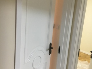 套装门、踢脚线安装