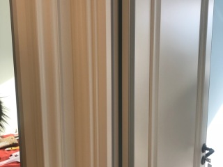 成品门及墙纸铺贴
