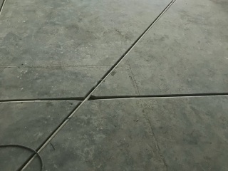 水、电管开槽施作