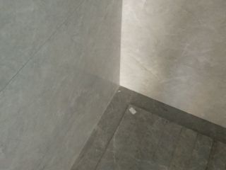 地砖铺贴及地面找平施作