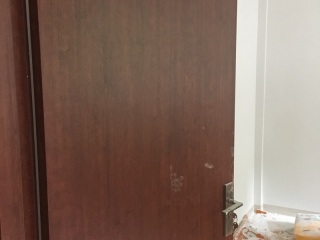 套装门、踢脚线安装