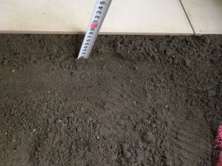 地砖铺贴及地面找平施作