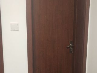 套装门、踢脚线安装