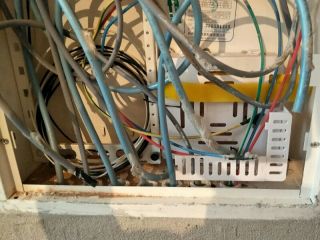 强、弱电路穿线施作