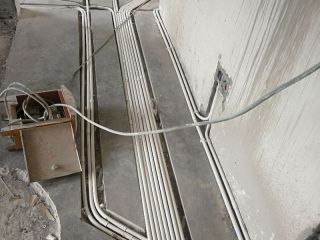 水、电管开槽施作