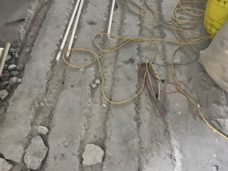 水、电管开槽施作