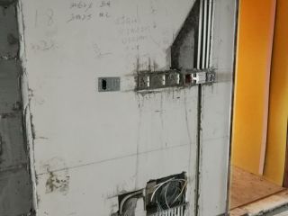 强、弱电路穿线施作