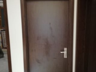 套装门、踢脚线安装