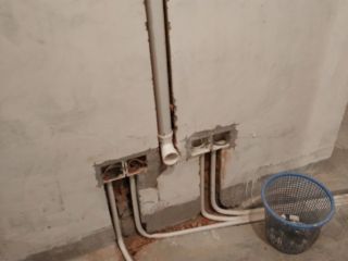 水、电管开槽施工