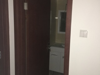套装门、踢脚线安装
