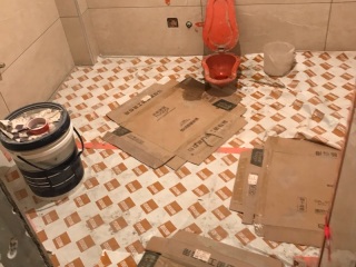 厨房、卫生间墙砖施作