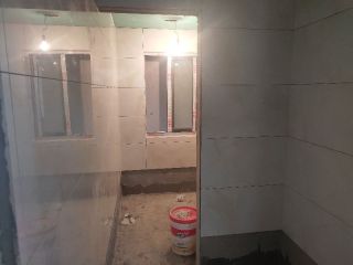 厨房、卫生间墙砖施作