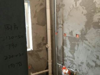 水、电管开槽施作