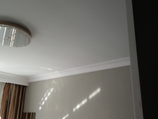 墙、顶面乳胶漆及墙纸铺贴