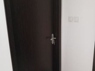 套装门、踢脚线安装