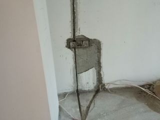 水、电管开槽施作
