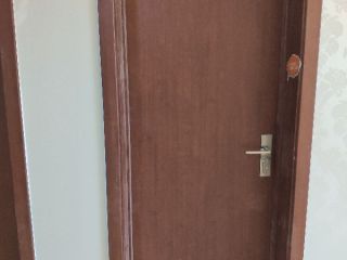 套装门、踢脚线安装