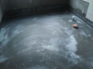 地砖铺贴及地面找平施作