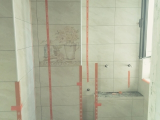 厨房、卫生间墙砖施作