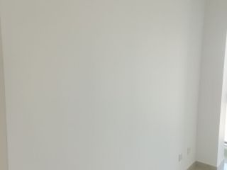 成品门及墙纸铺贴