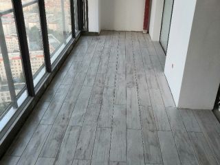 地砖铺贴及地面找平施作