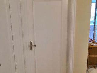 套装门、踢脚线安装