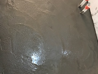 地砖铺贴及地面找平施作