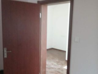 套装门、踢脚线安装