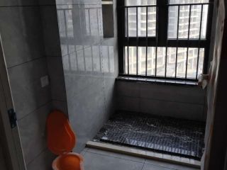 地砖铺贴及地面找平施作